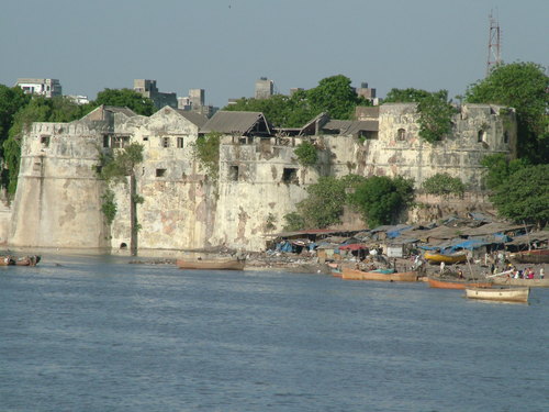 Surat castle